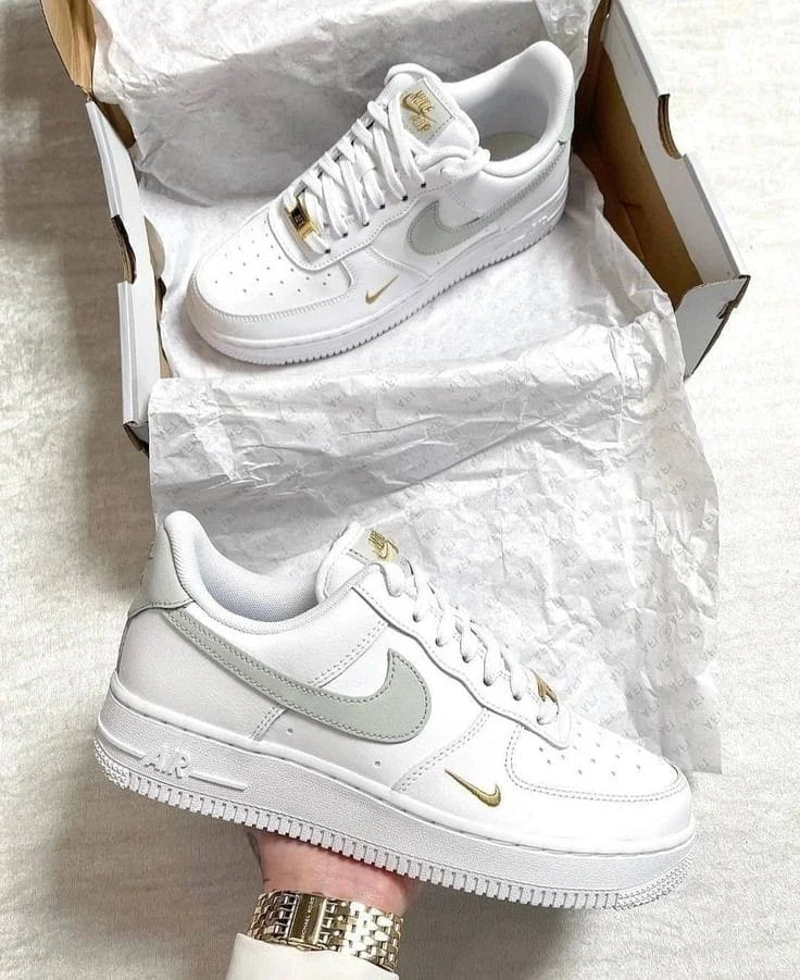 Nike Air Force Blanco/Gris/Oro