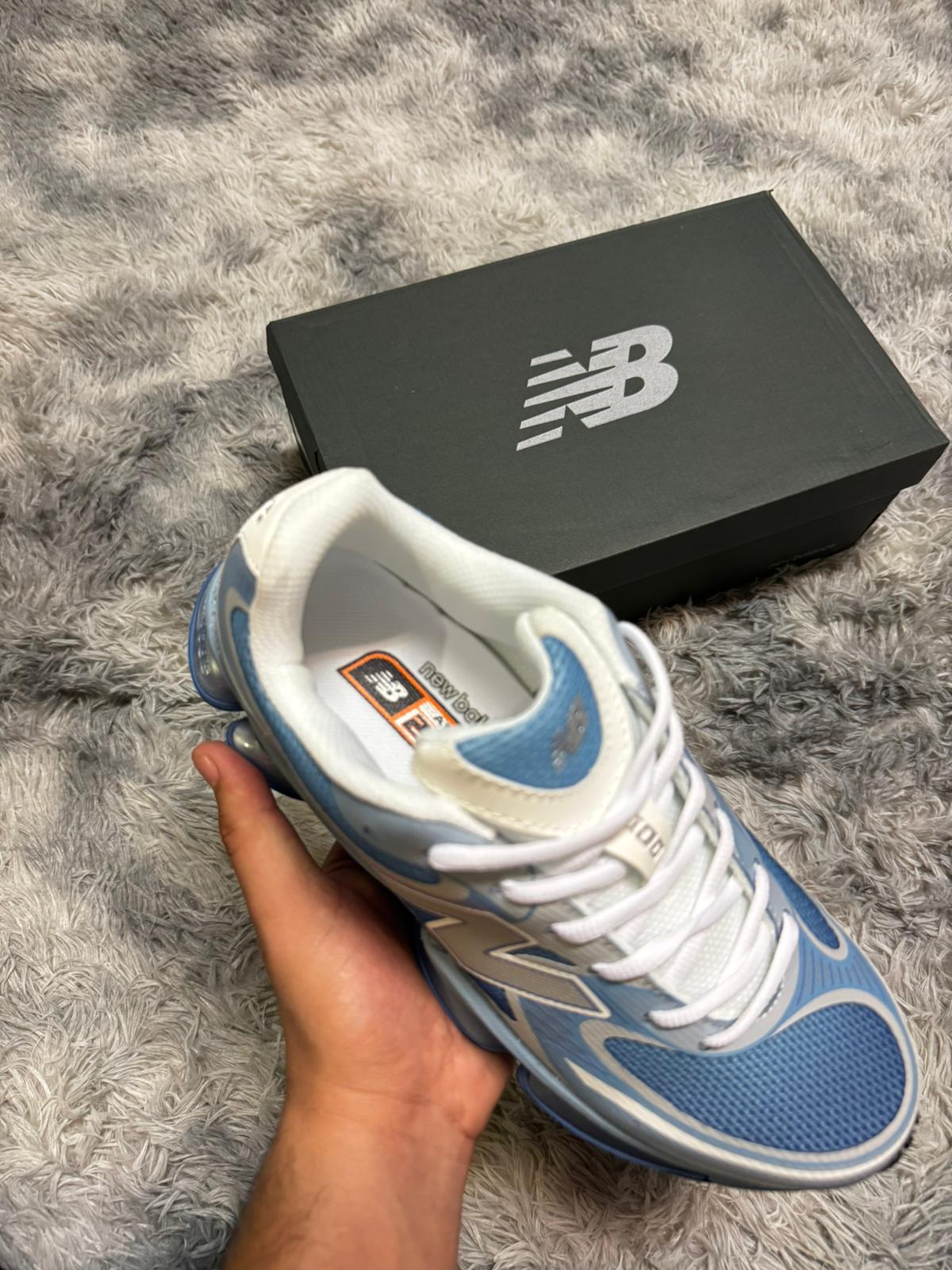 New Balance Absorb 2000