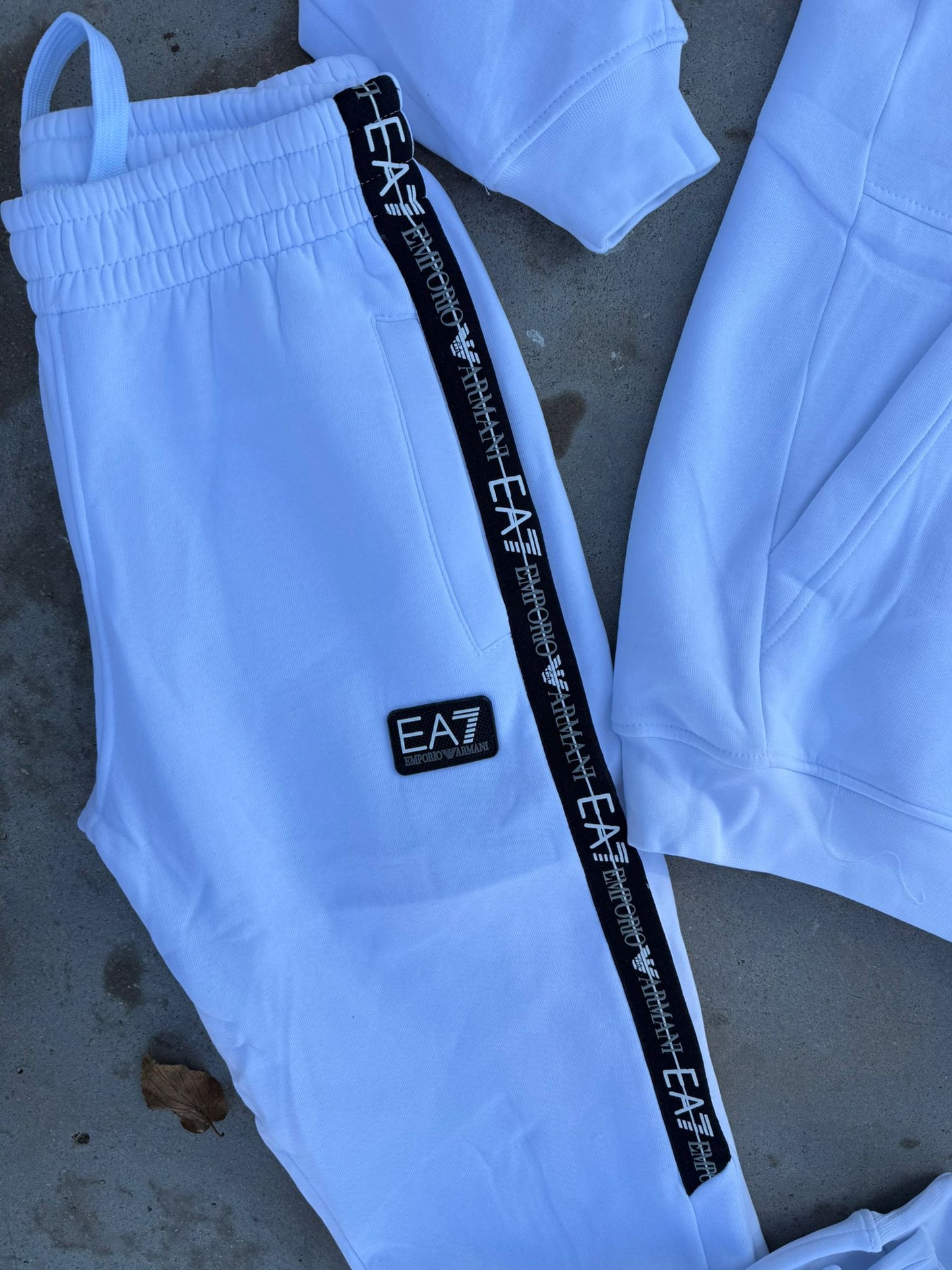 Chandal Armani EA7 White Black