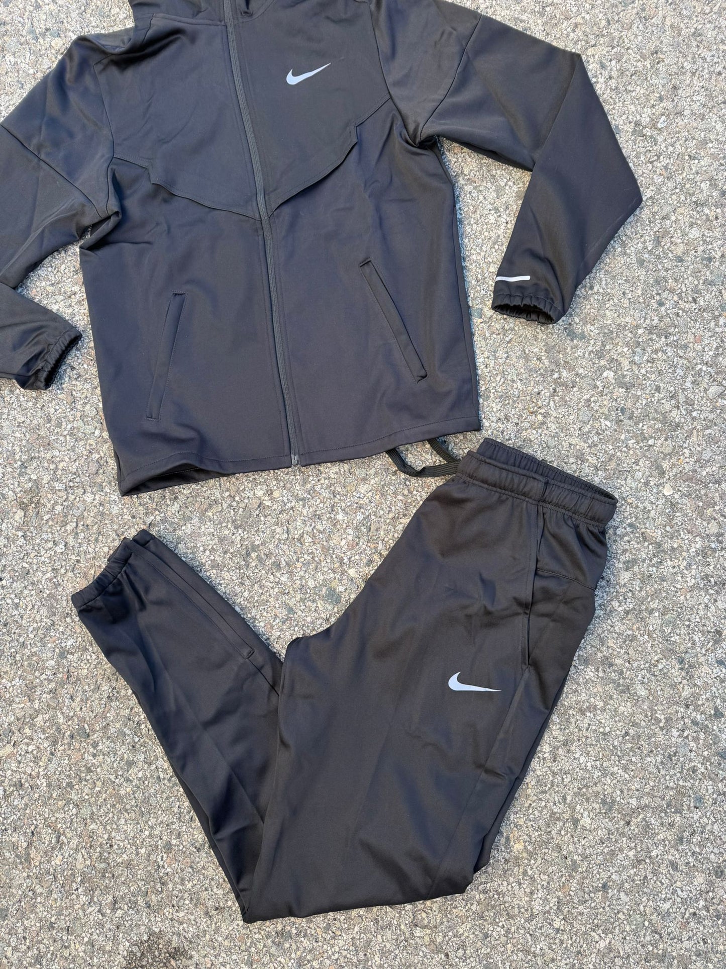 Conjunto Nike Miller Black