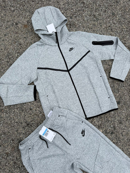 Nike Tech Fleece Gris