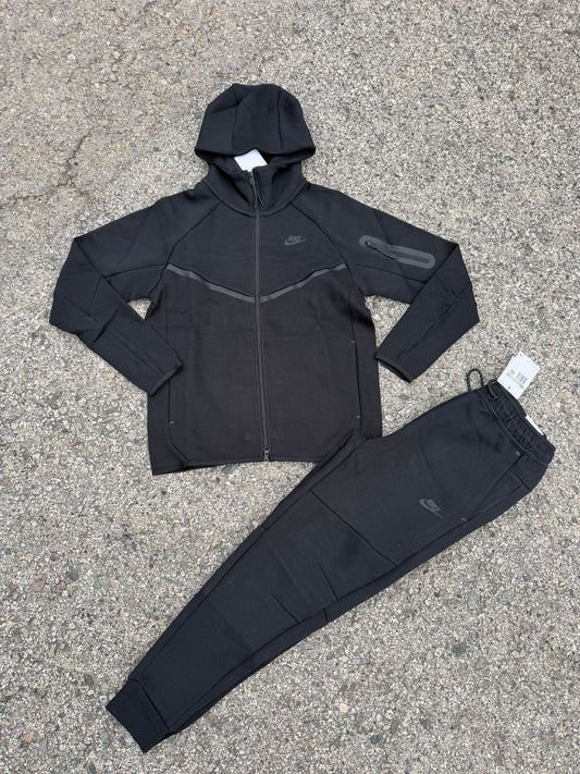 Nike Tech Fleece Negro