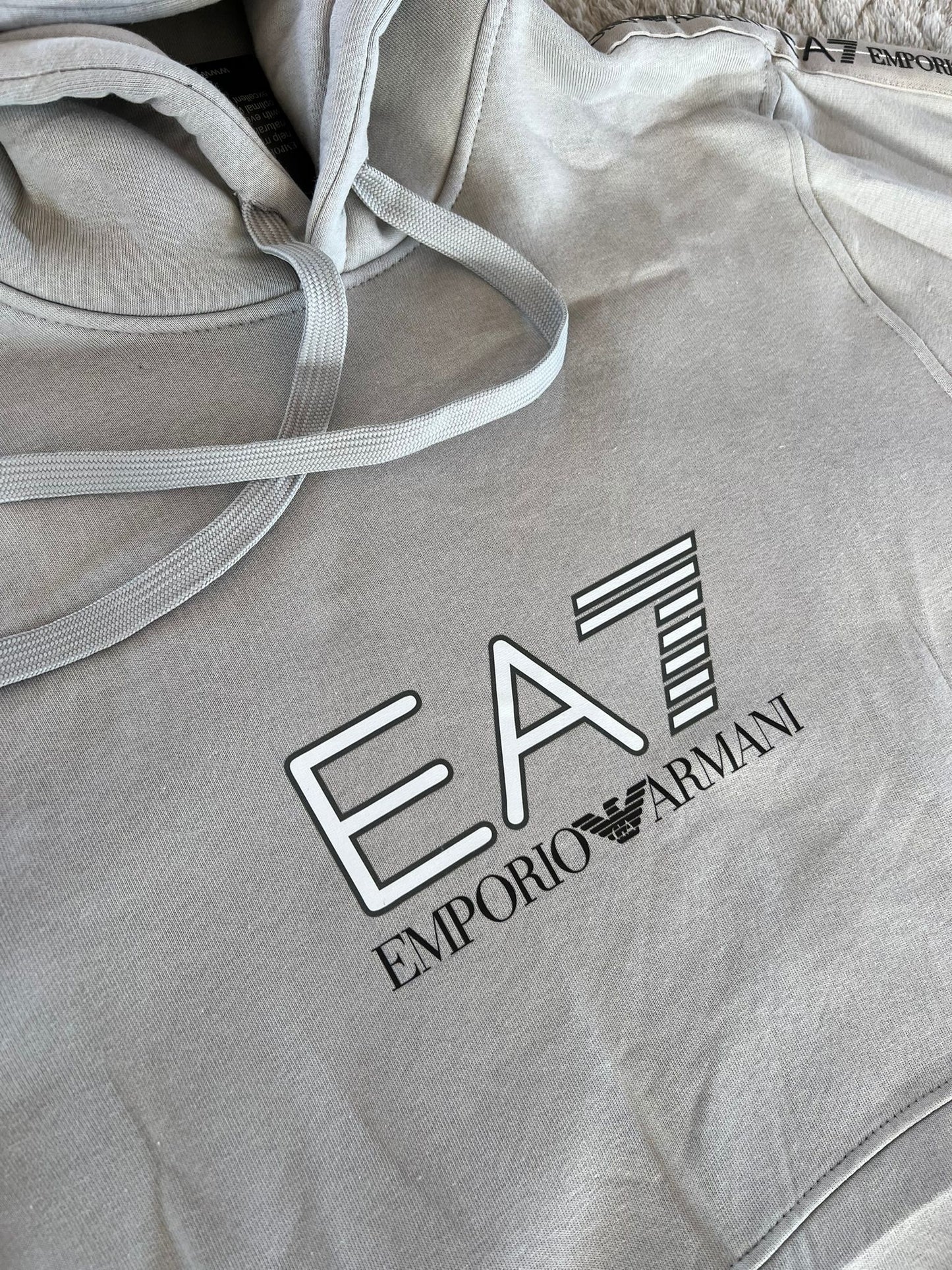 Chandal Armani EA7 Grey