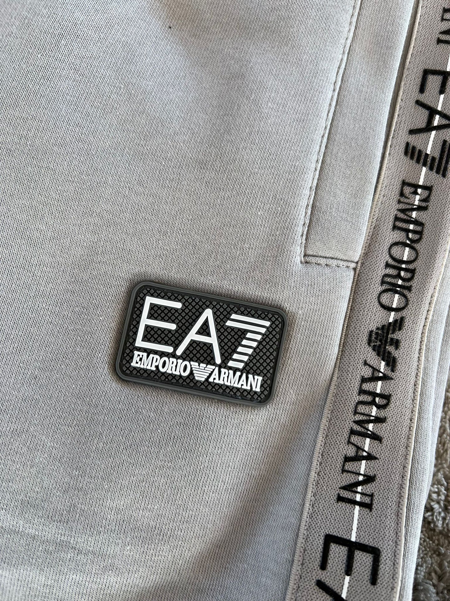 Chandal Armani EA7 Grey