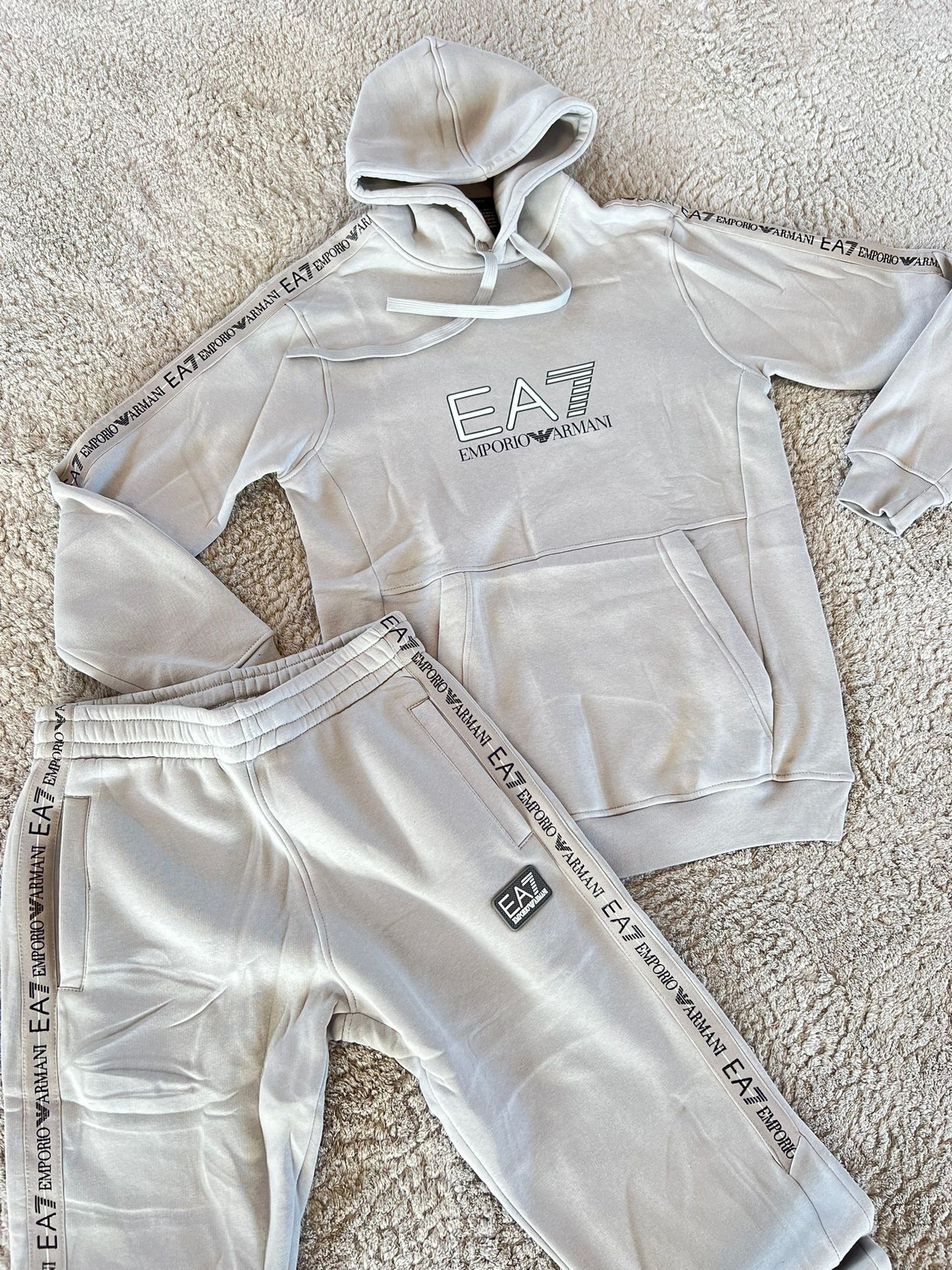 Chandal Armani EA7 Grey