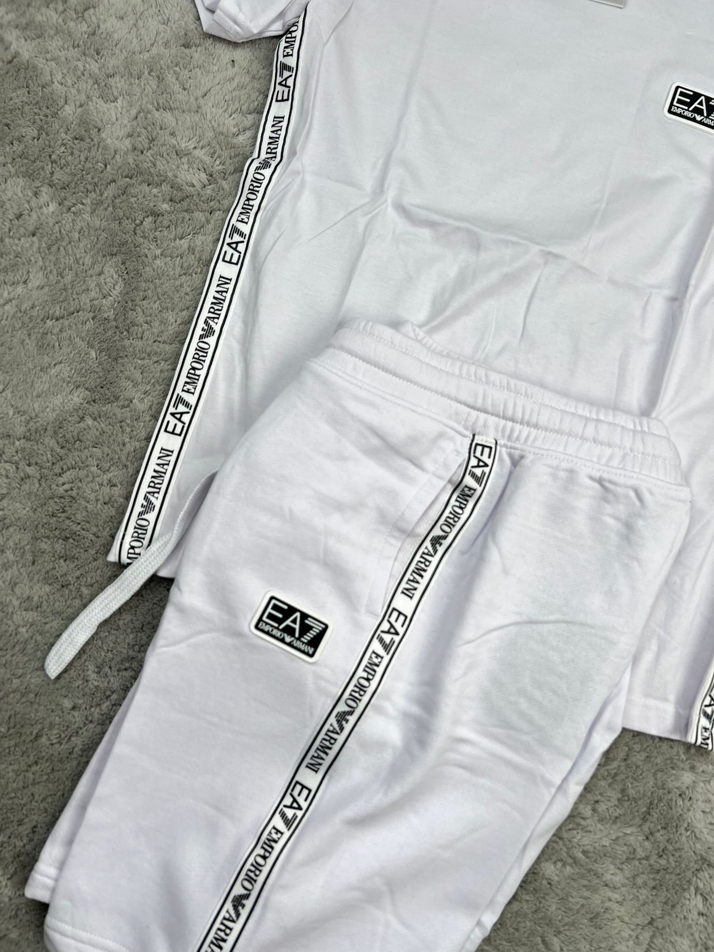 Conjunto Emporio Armani EA7 White