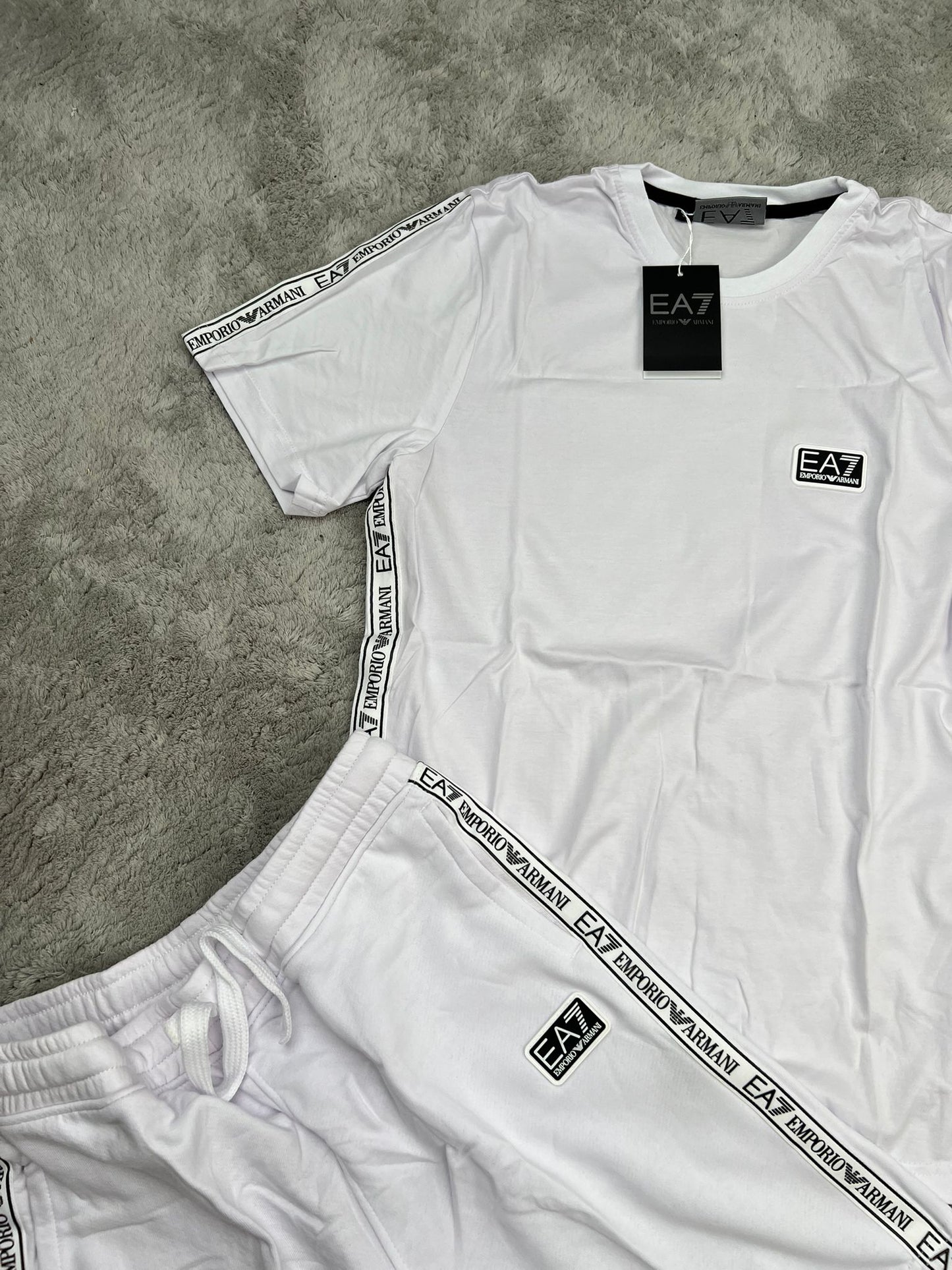 Conjunto Emporio Armani EA7 White