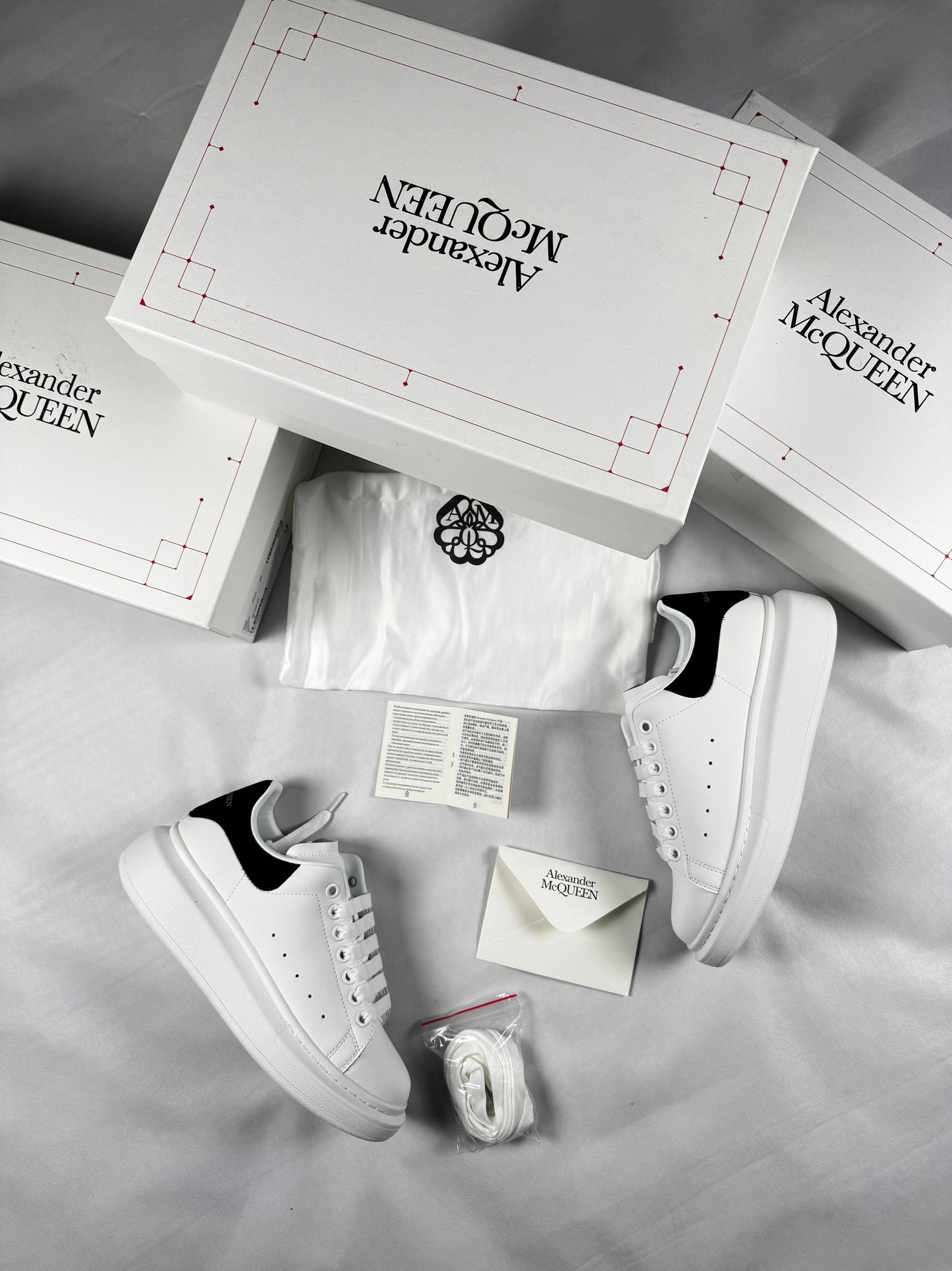 Alexander McQueen Blancas