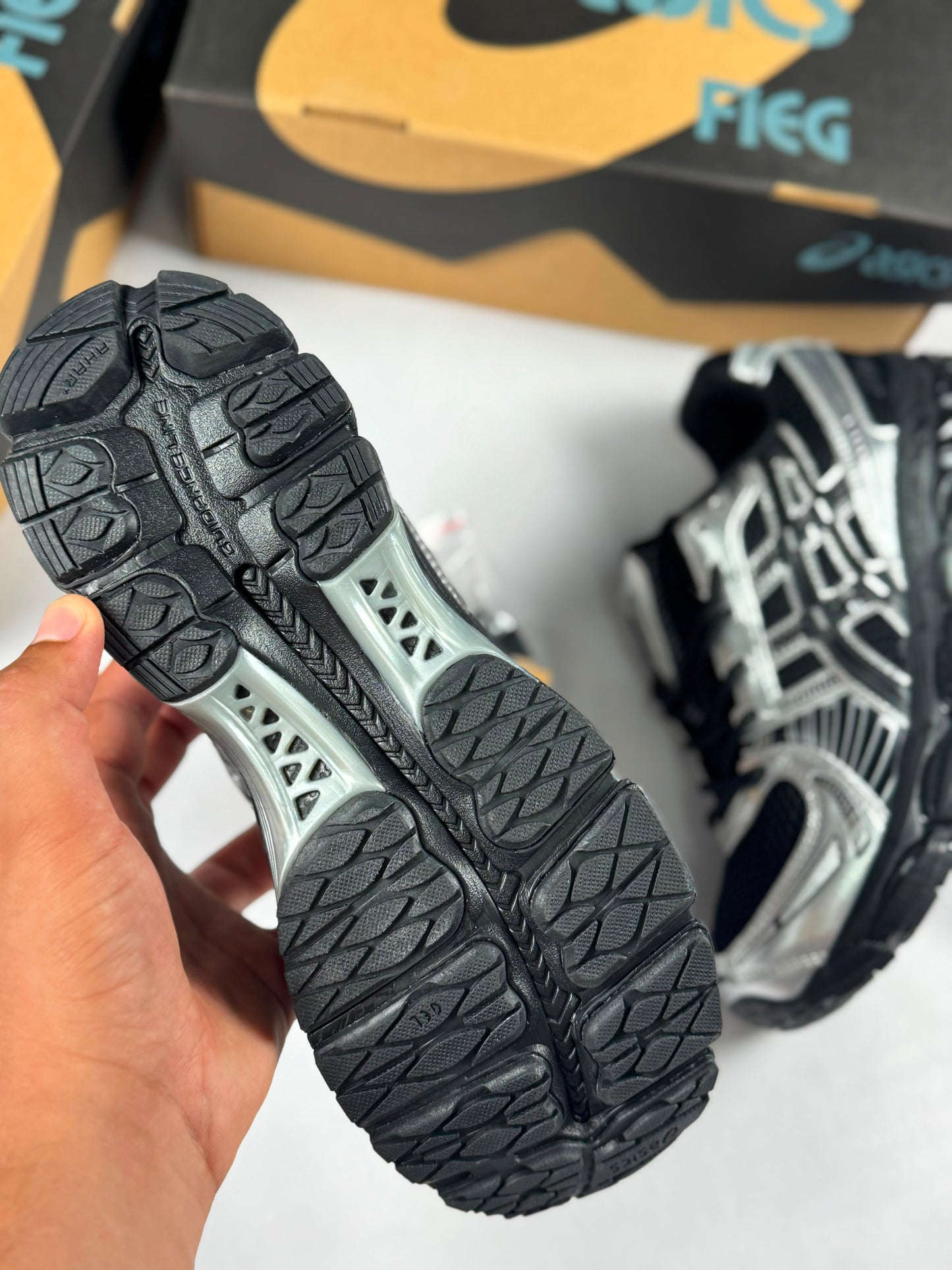 Asics Gel Kayano-14