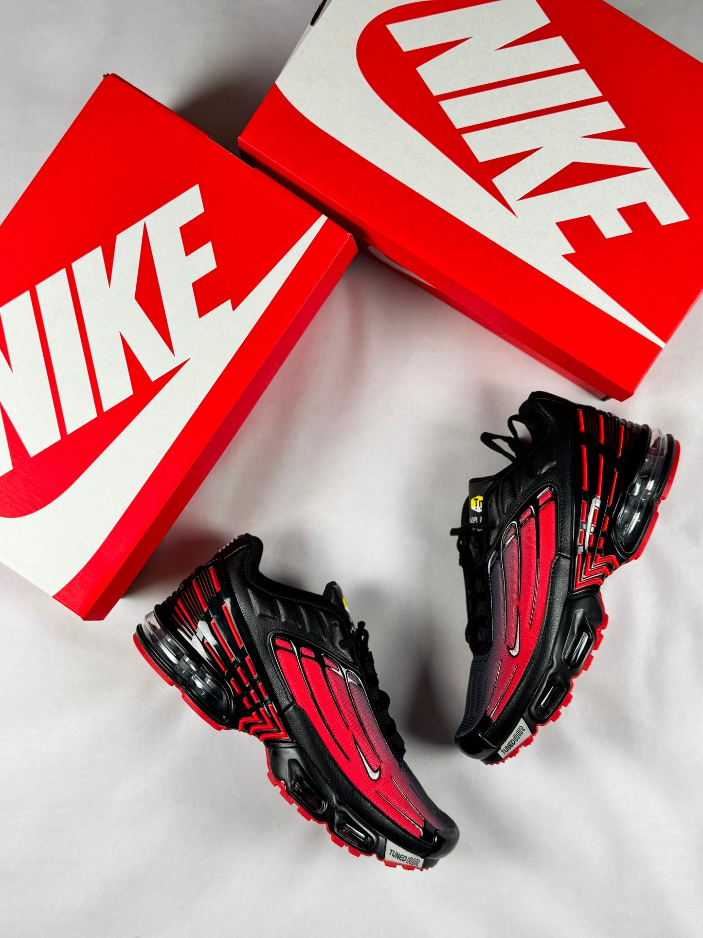 Nike Tn Tunned Black And Red