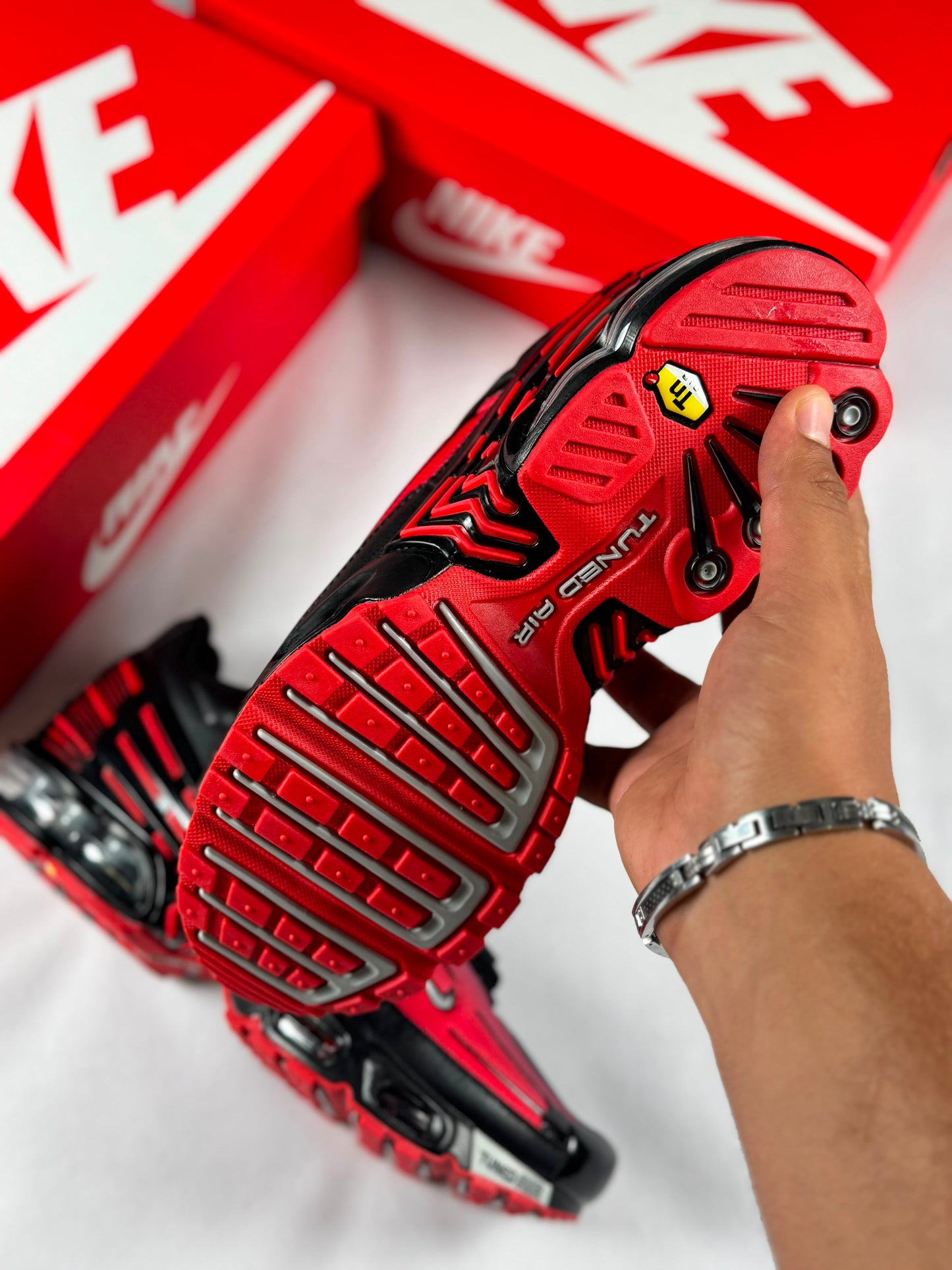Nike Tn Tunned Black And Red