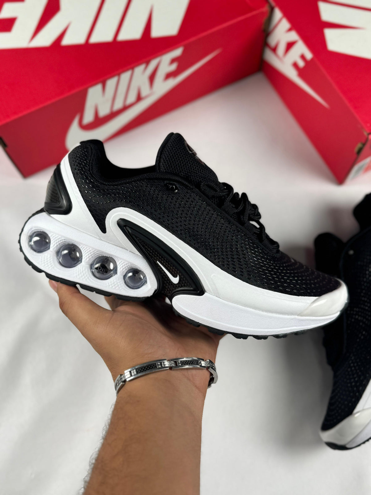 Nike Air Max Dn White And Black