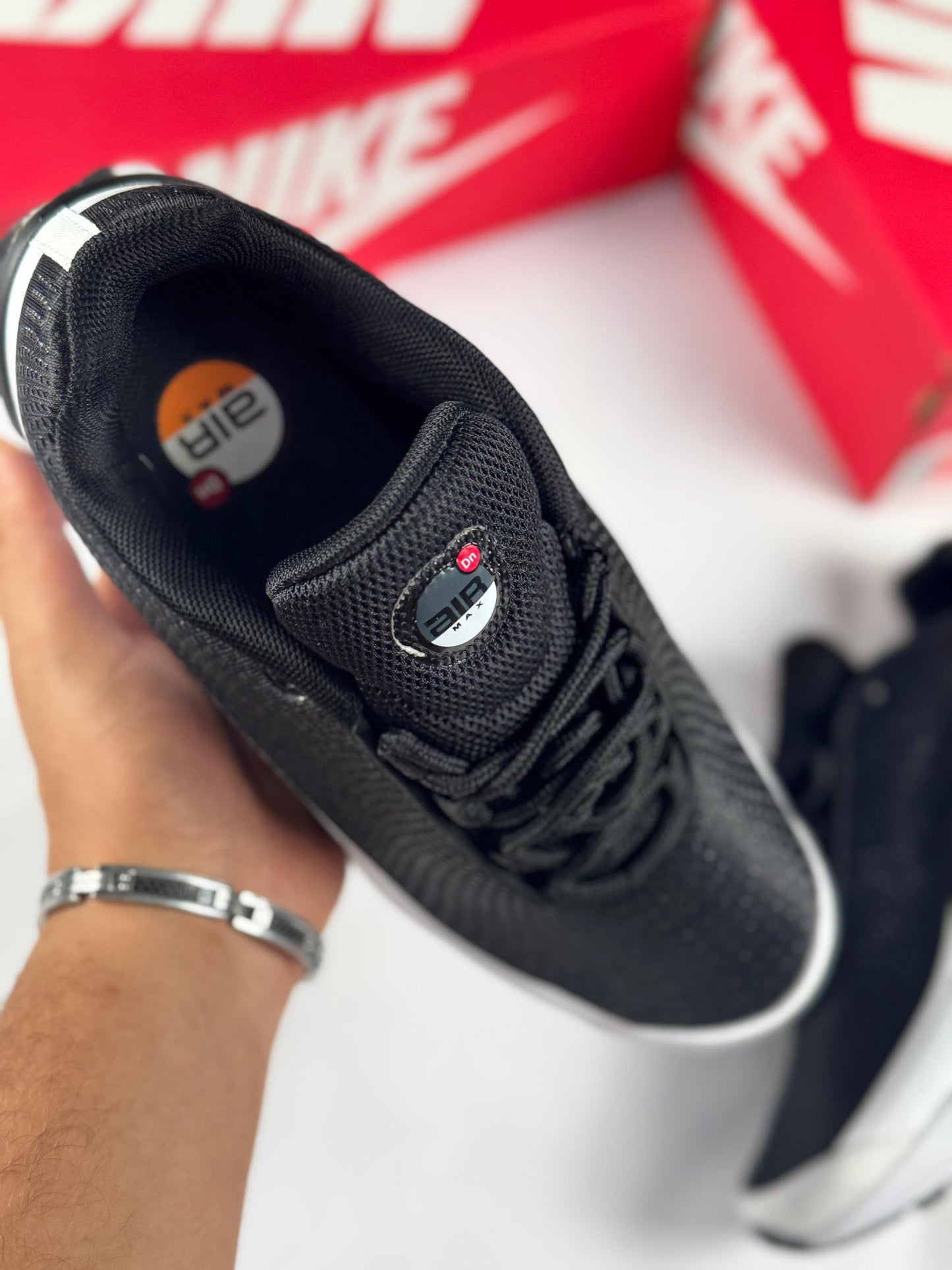 Nike Air Max Dn White And Black