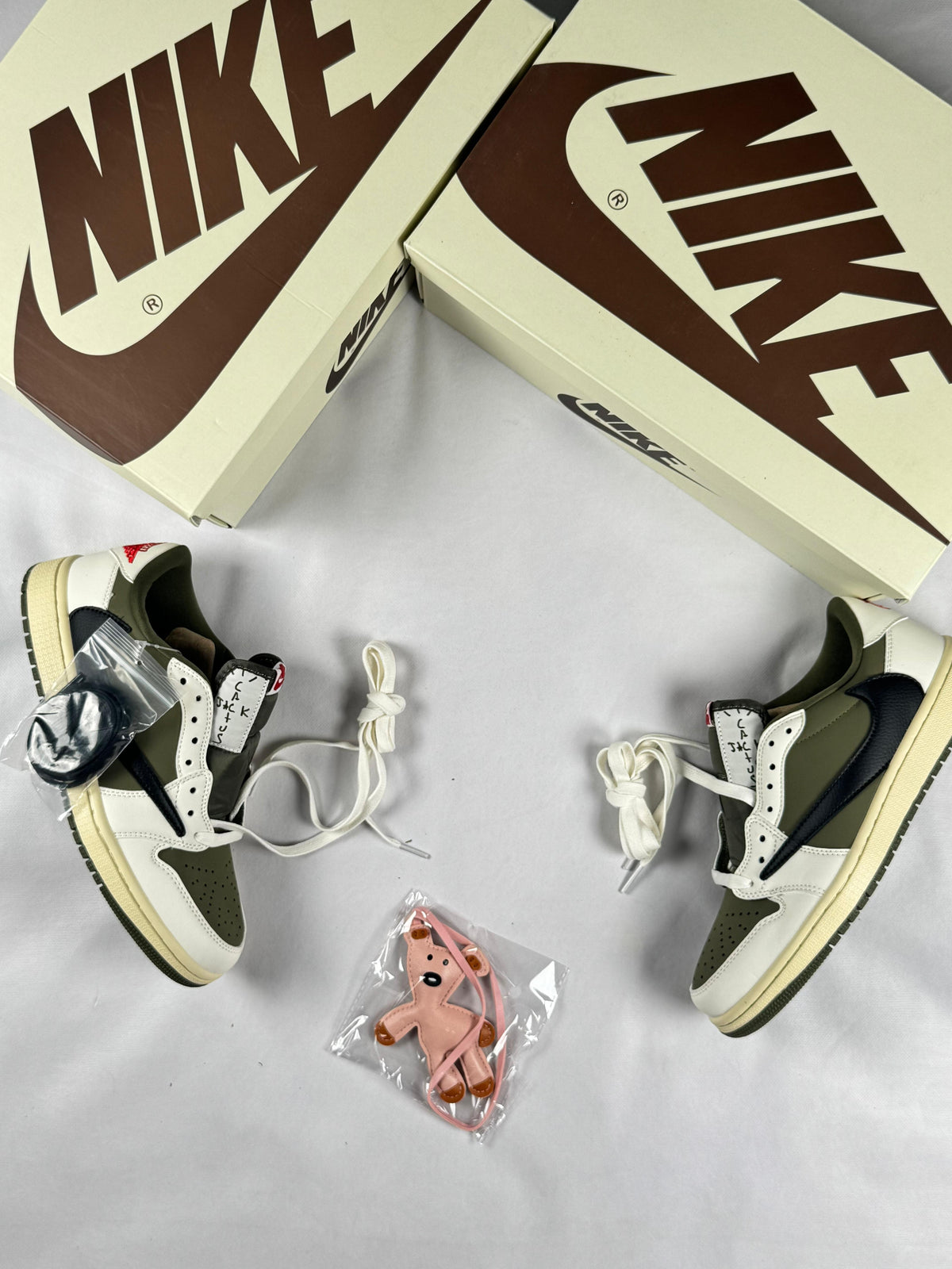 Nike Air Jordan 1 Low x Travis