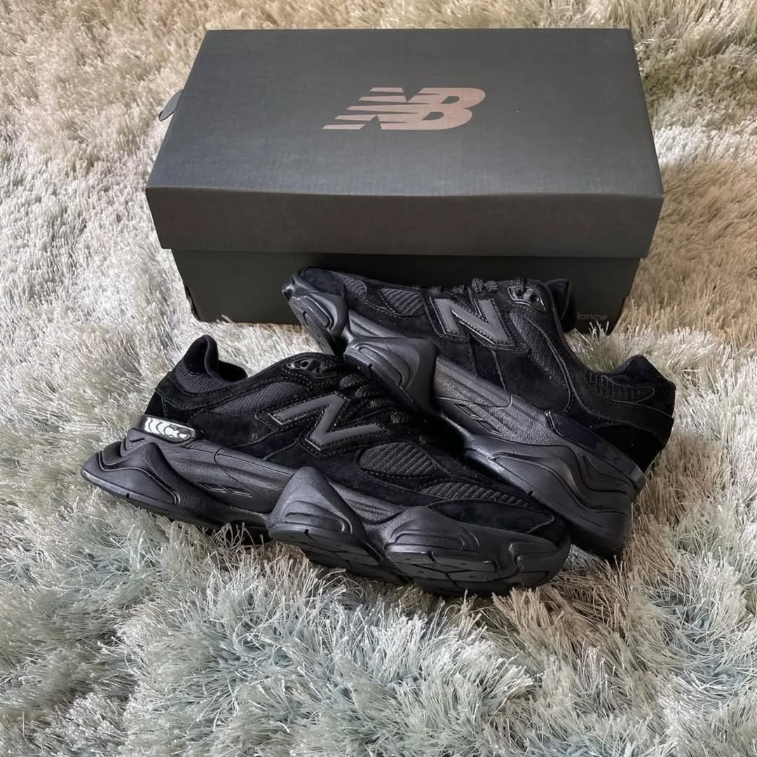 New Balance 9060 All Black